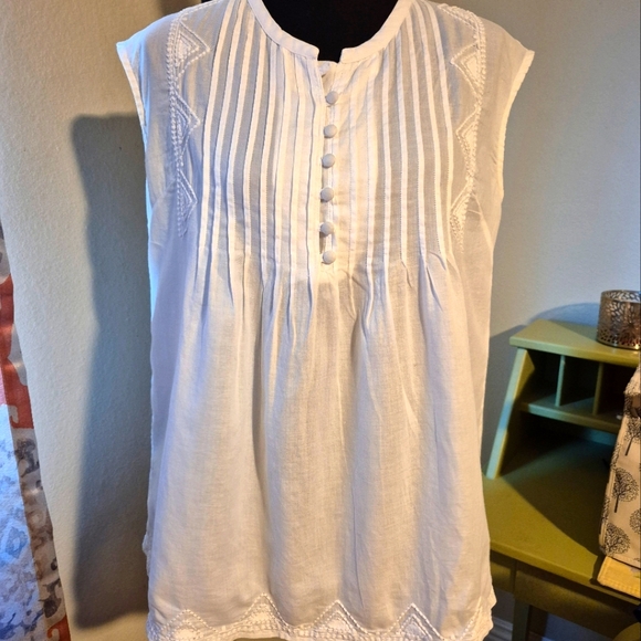 House of Harlow 1960 Tops - House of Harlow 1960 Tunic. Gorgeous pleated, embroidered, lightweight Top.